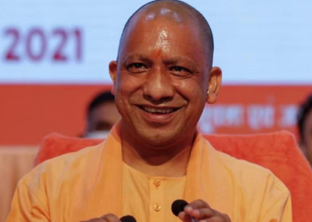 गोरखपुर से वाराणसी के बीच नई उड़ान शुरू: सीएम योगी बोले-पांच साल में यूपी में एयर कनेक्टिविटी बेहतर हुई