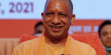 गोरखपुर से वाराणसी के बीच नई उड़ान शुरू: सीएम योगी बोले-पांच साल में यूपी में एयर कनेक्टिविटी बेहतर हुई