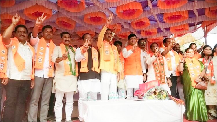 माथेरानमध्ये महायुतीची जंगी सभा